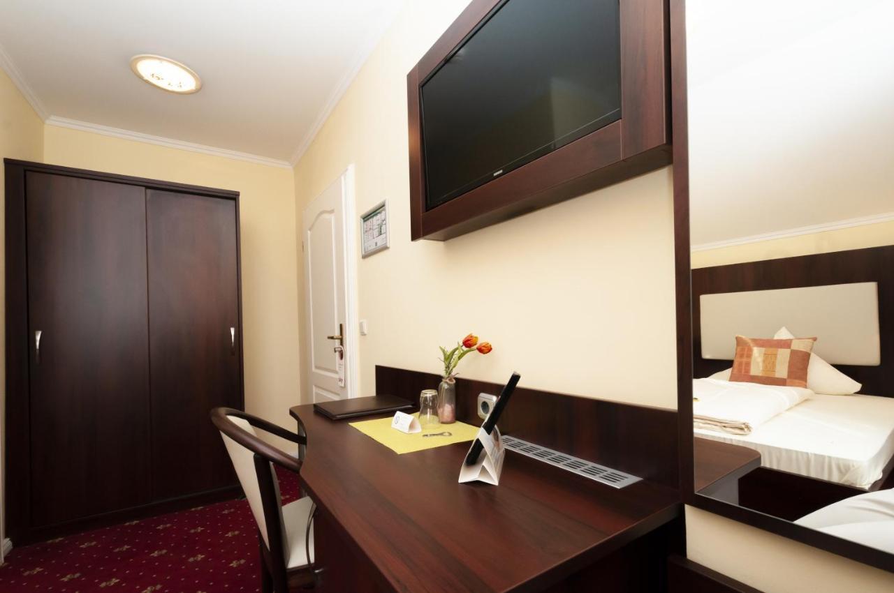 Hotel Gruene Tanne Hamburg Luaran gambar