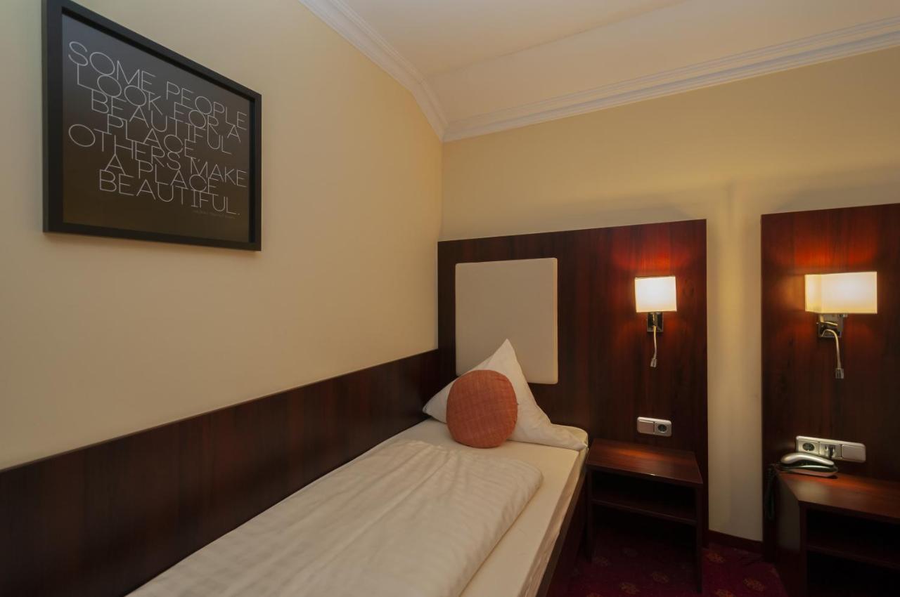 Hotel Gruene Tanne Hamburg Luaran gambar